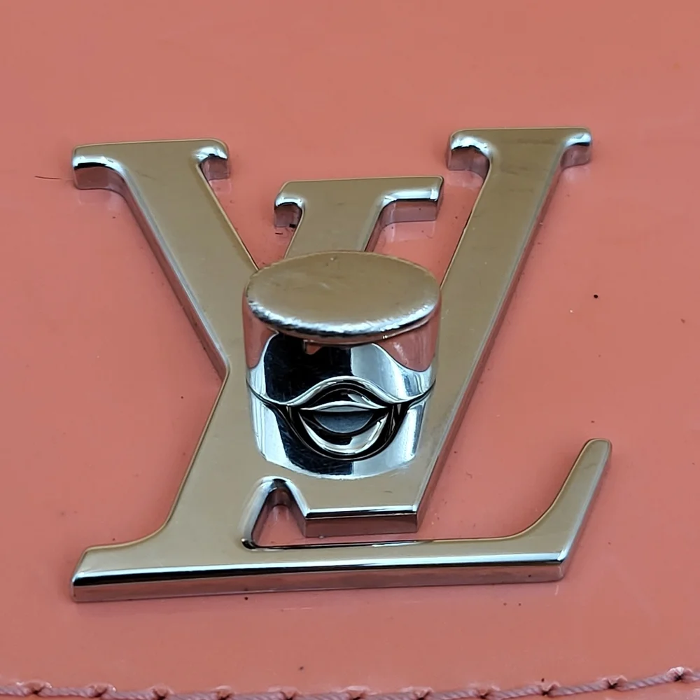 Louis Vuitton Monogram Vernis Pasadena, Authentic w/COA..